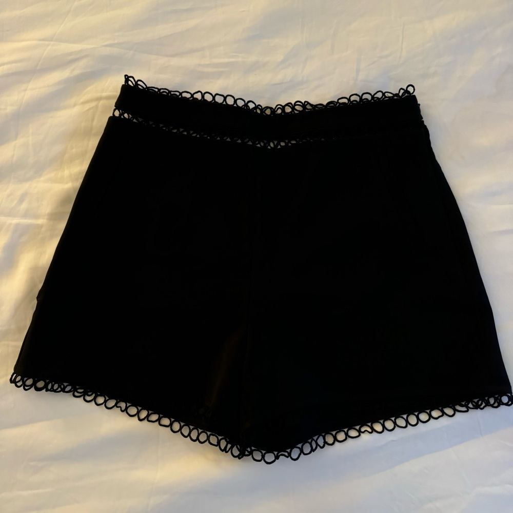 NWOT Aqua circle hem shorts